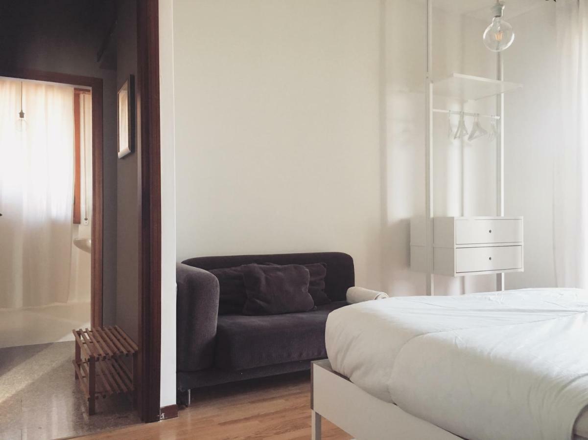 Sunny Family Apartment In Villa - Humanitas Forum Ieo Pieve Emanuele Kültér fotó