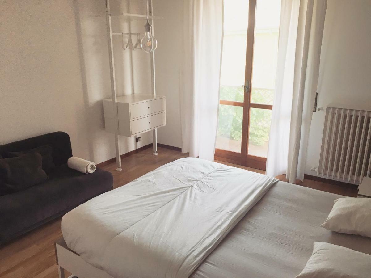 Sunny Family Apartment In Villa - Humanitas Forum Ieo Pieve Emanuele Kültér fotó