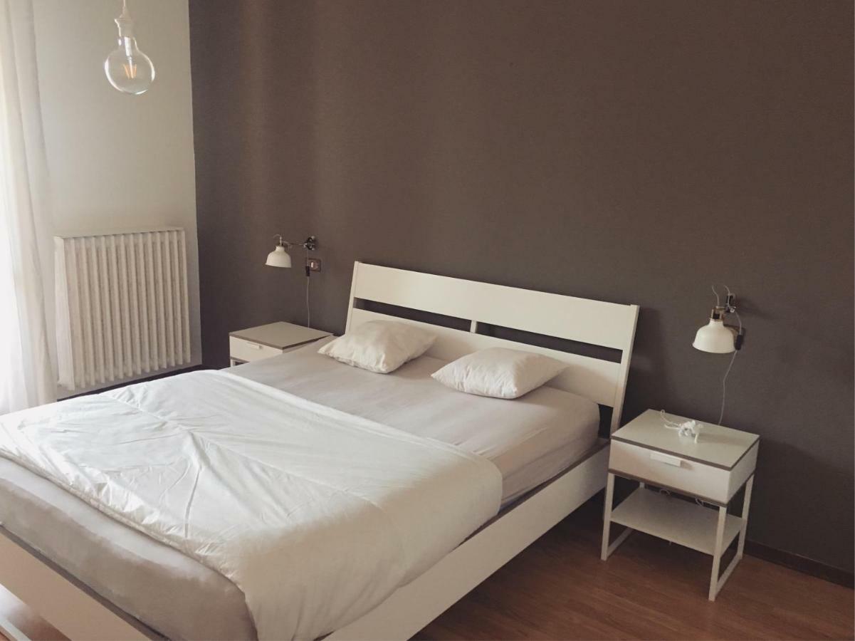 Sunny Family Apartment In Villa - Humanitas Forum Ieo Pieve Emanuele Kültér fotó