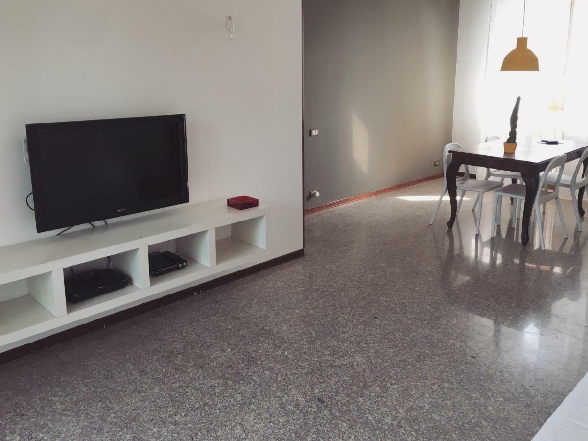 Sunny Family Apartment In Villa - Humanitas Forum Ieo Pieve Emanuele Kültér fotó