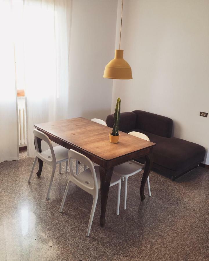 Sunny Family Apartment In Villa - Humanitas Forum Ieo Pieve Emanuele Kültér fotó