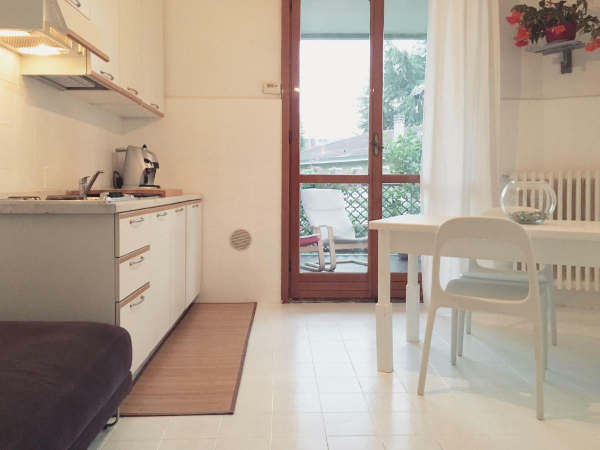 Sunny Family Apartment In Villa - Humanitas Forum Ieo Pieve Emanuele Kültér fotó